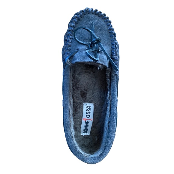 Minnetonka Gray Leather/Suede Moccasin with Faux Fur Lining & Solid Sole Size 7 - Picture 3 of 10